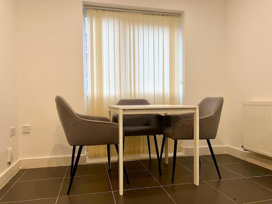 מנצ'סטר Uniquejoe Properties - 3 Bedroom מראה חיצוני תמונה